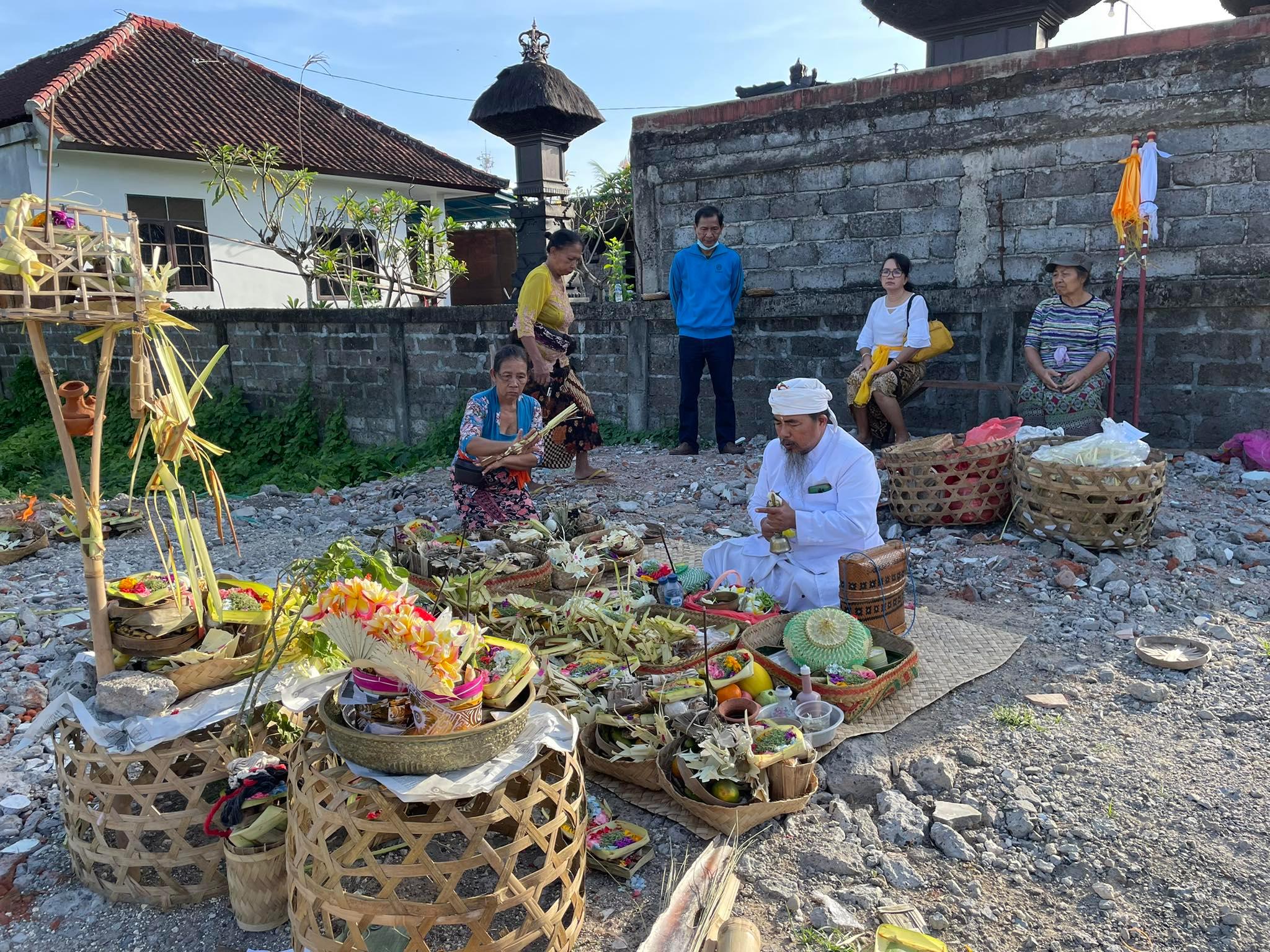 Ritual “Ngamantukang” Dewi Sri di Kusuma Bangsa Subak Semila Denpasar Utara