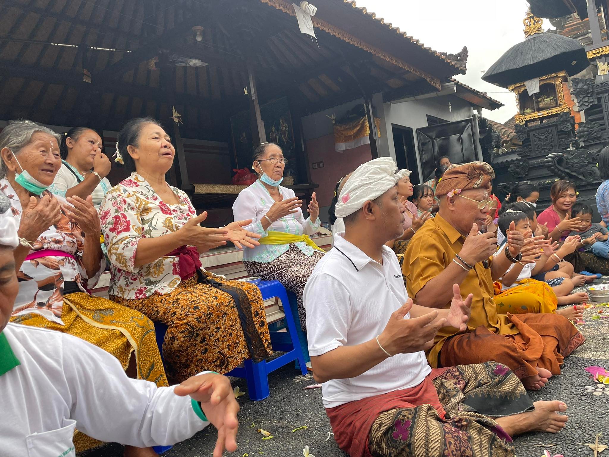 “Mekekelud”: Ritual Perdana Rangkaian Upacara “Ngenteg Linggih” Pura Ulun Tiga Landep Padangsambian Denpasar