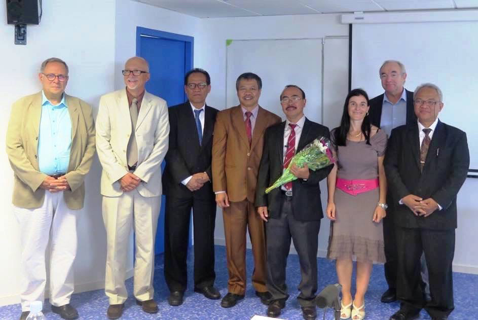 Dua Dosen Unud Menguji Disertasi Pariwisata di Universite d’Angers Perancis